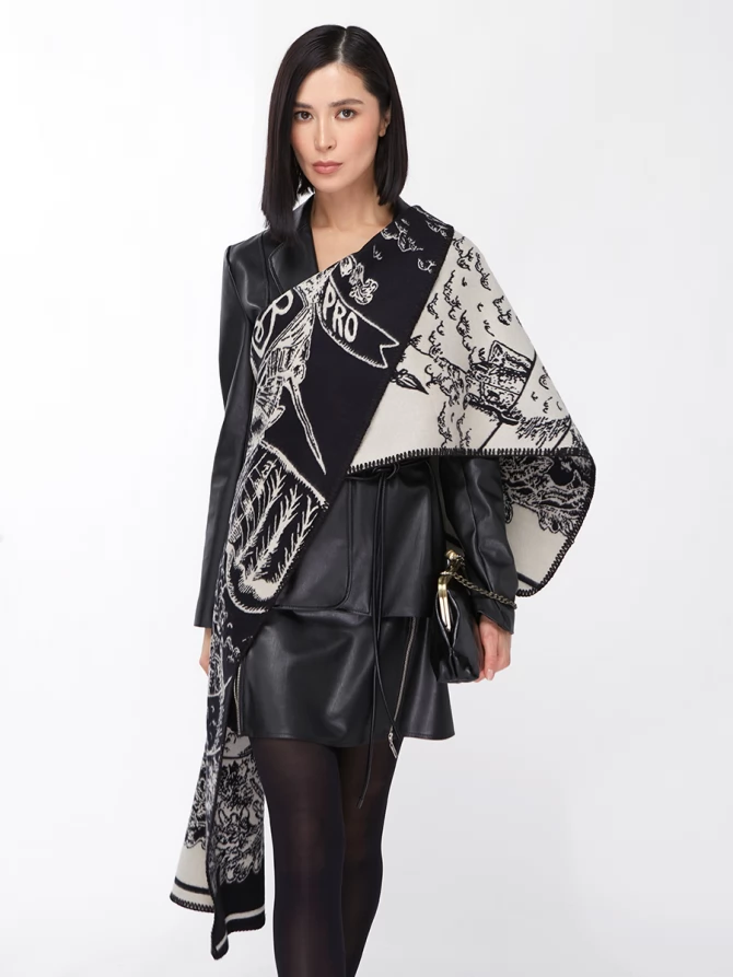 Палантин двусторонний с графичным принтом