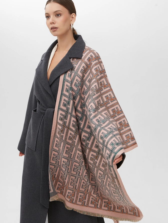 Палантин женский двусторонний с геометрическим узором