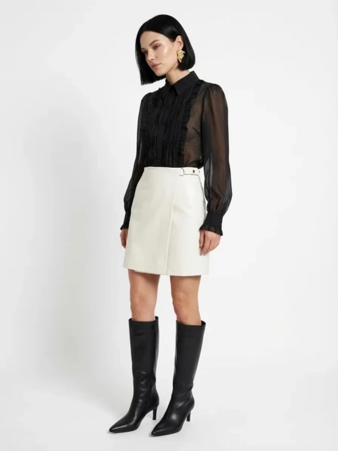 Юбка-трапеция на запах из эко-кожи, молочный