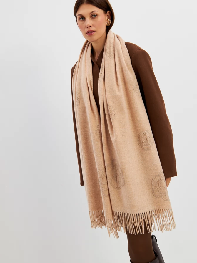 Палантин двусторонний с принтом и бахромой