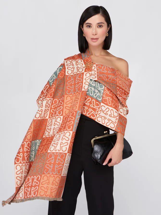 Палантин женский двусторонний с геометрическим узором