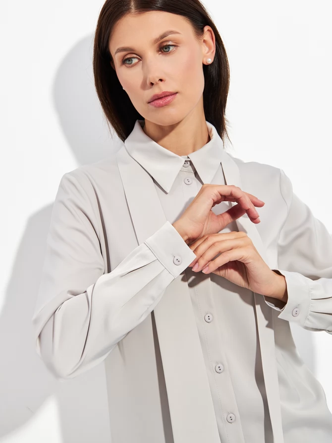 Блузка с галстуком серо-коричневая