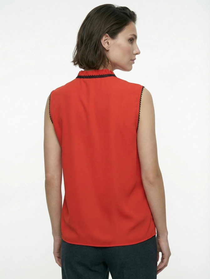 Блузка без рукавов с отделкой из тесьмы, красный