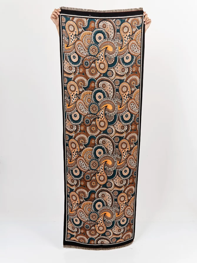 Палантин женский с этническим орнаментом