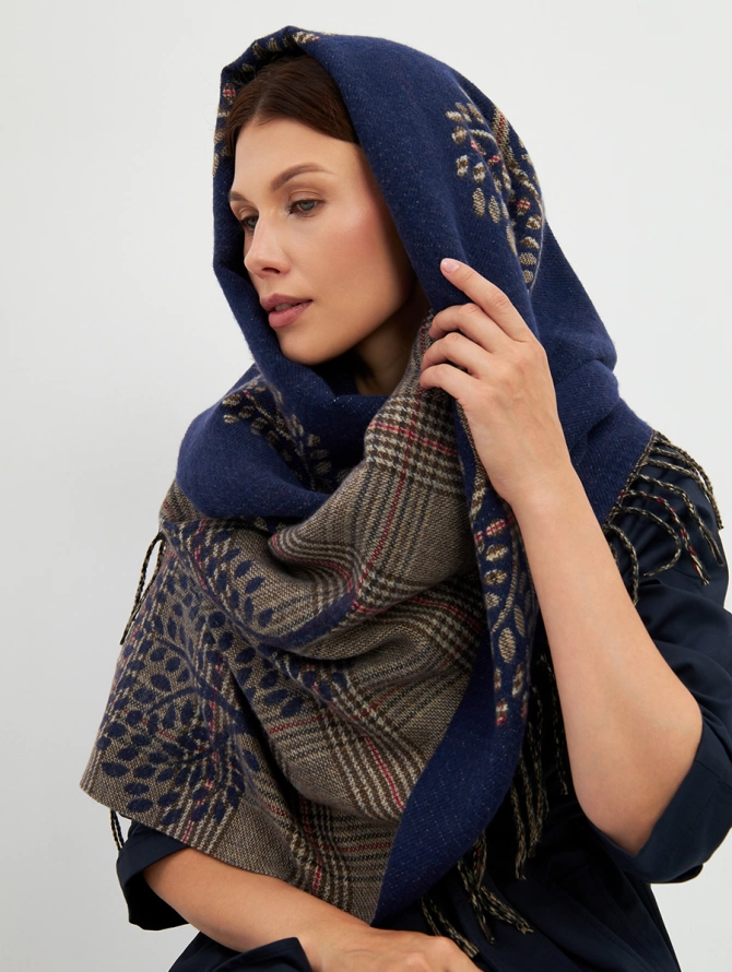 Палантин женский двусторонний в клетку с рисунком