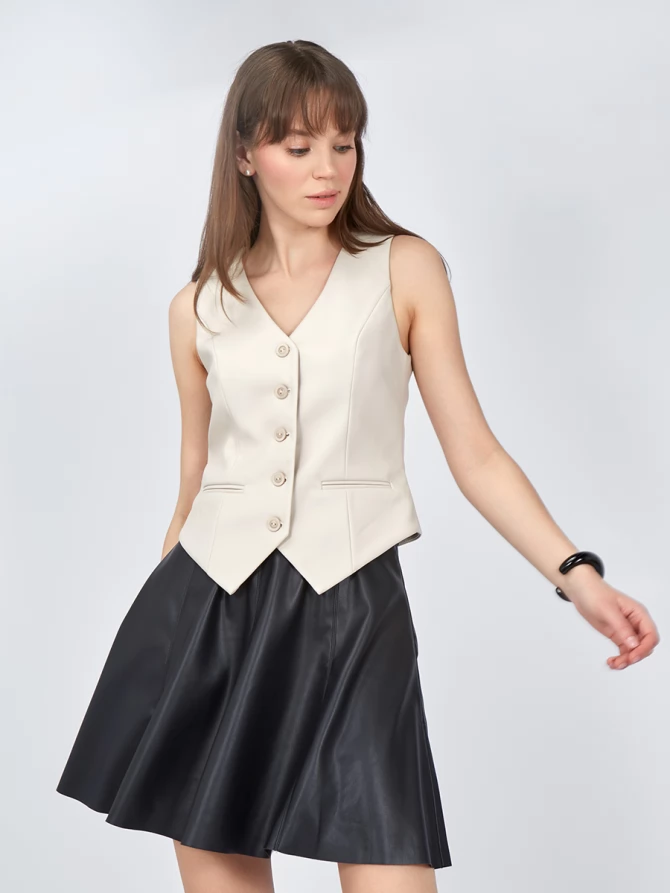 Жилет эко-кожа на подкладке  OD-931-2 бежевый