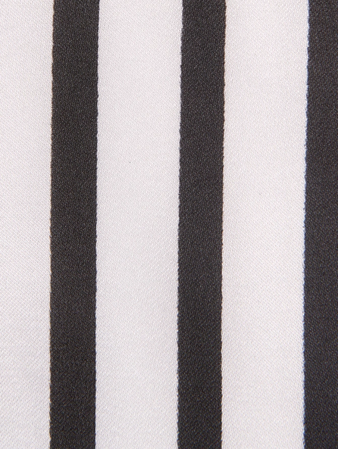 Платок с диагональным полосатым принтом