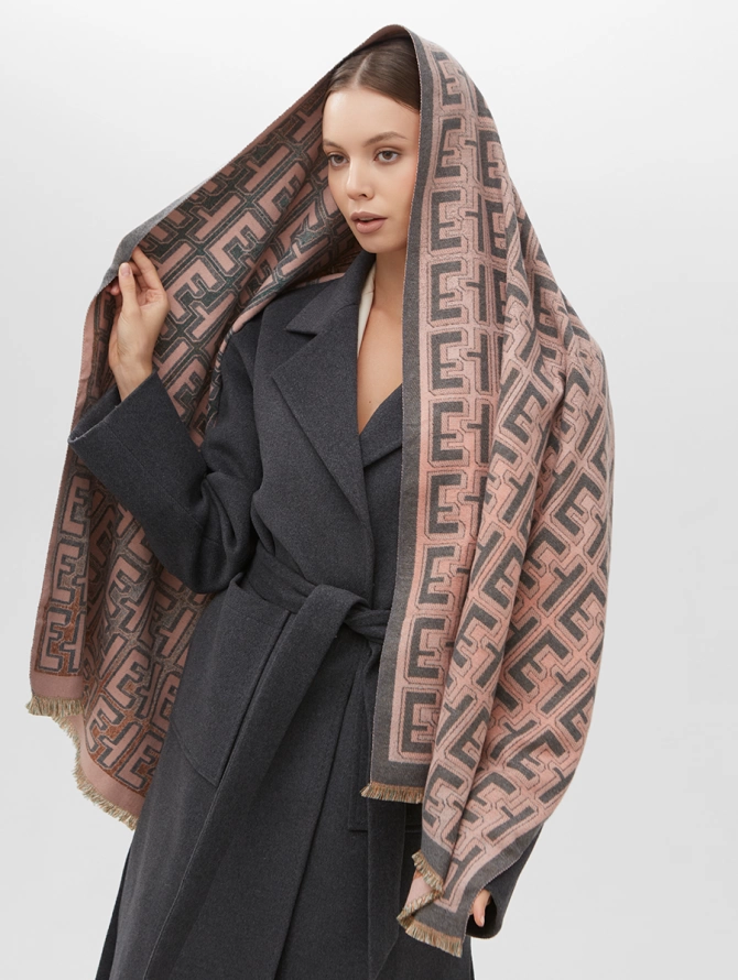 Палантин женский двусторонний с геометрическим узором