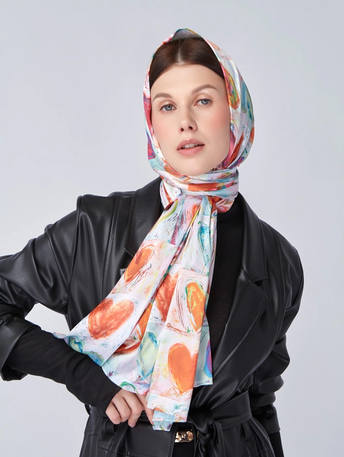 Палантин женский с авторским принтом