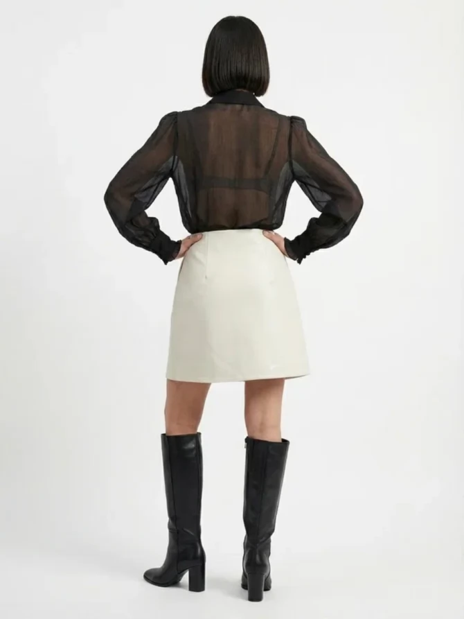 Юбка-трапеция на запах из эко-кожи, молочный