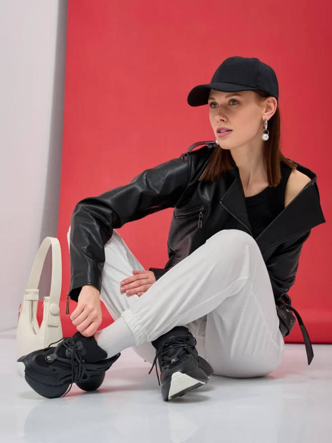 Брюки-джоггеры однотонные