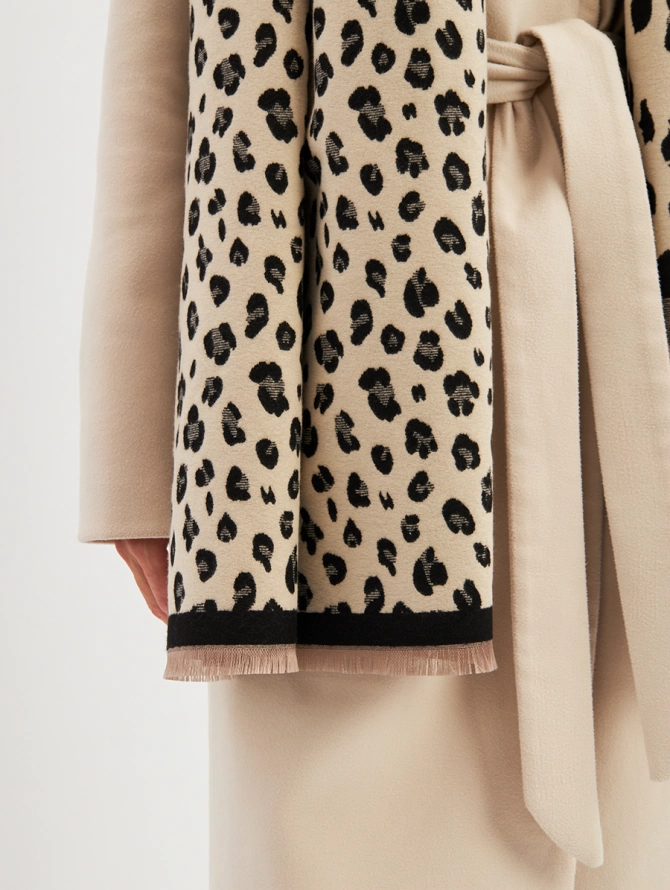 Палантин женский с леопардовым принтом