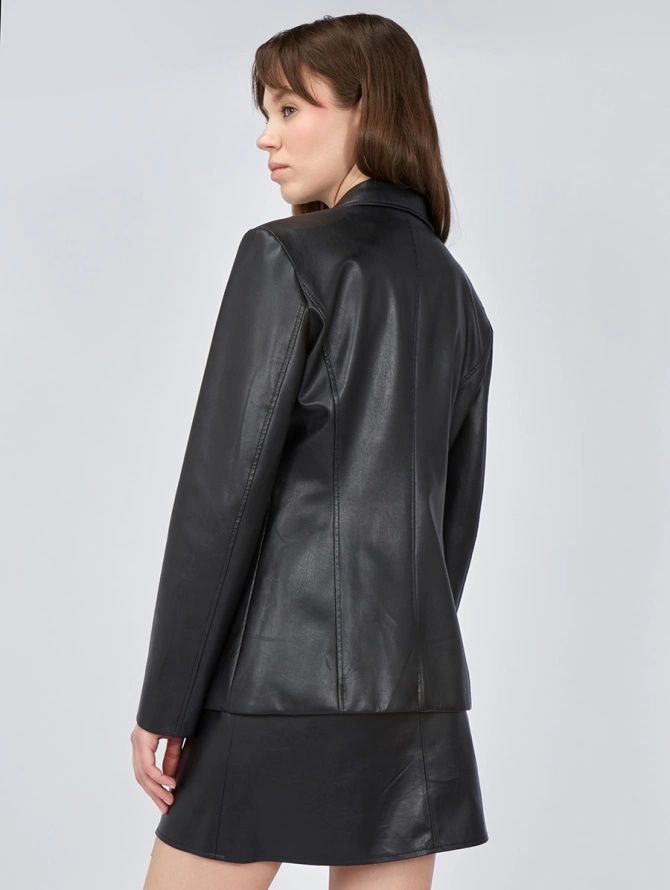 Жакет из эко-кожи с поясом