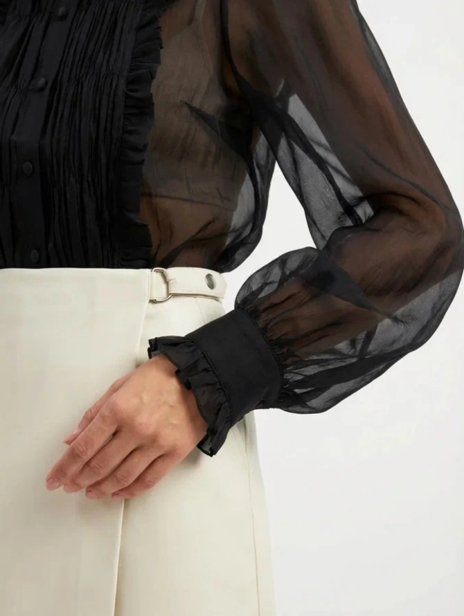 Юбка-трапеция на запах из эко-кожи, молочный