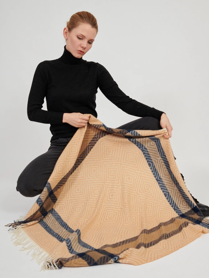 Платок с геометрическим принтом арт-деко и бахромой RH7-135P-6