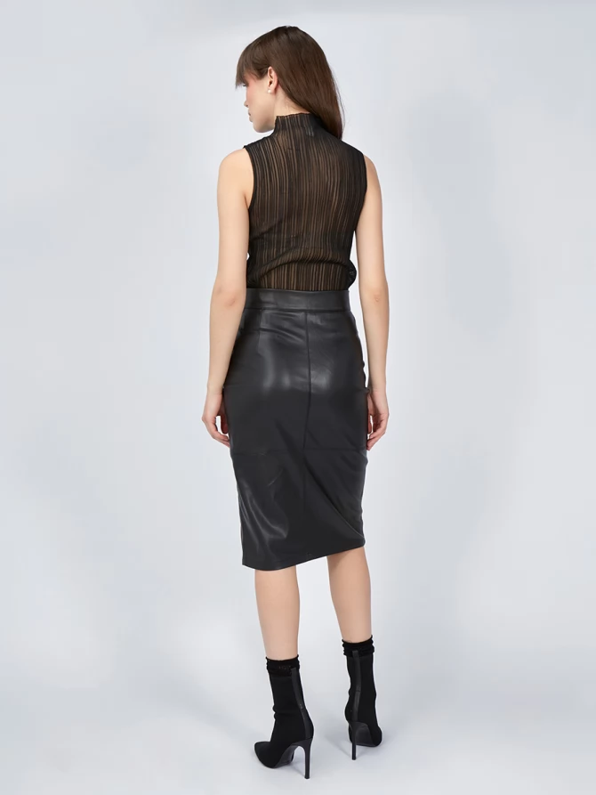 Юбка из эко-кожи с 3-мя молниями черная