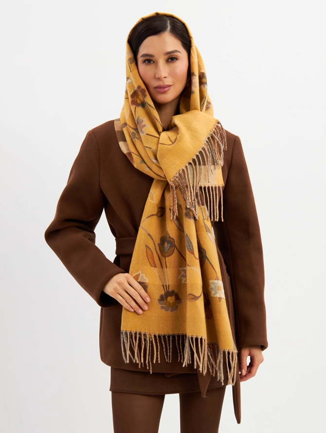 Палантин женский с авторским принтом и ручной бахромой
