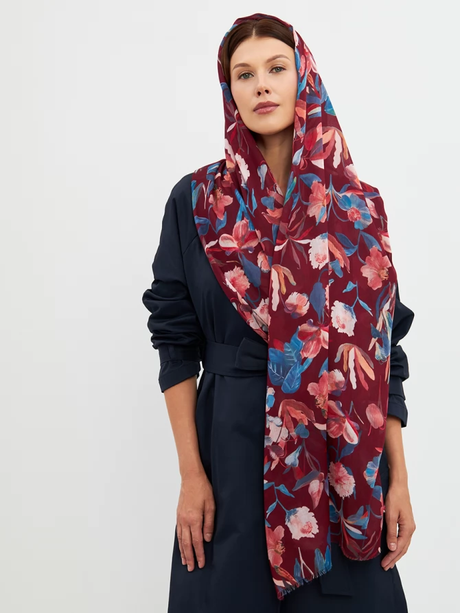 Палантин женский с флоральным принтом и бахромой