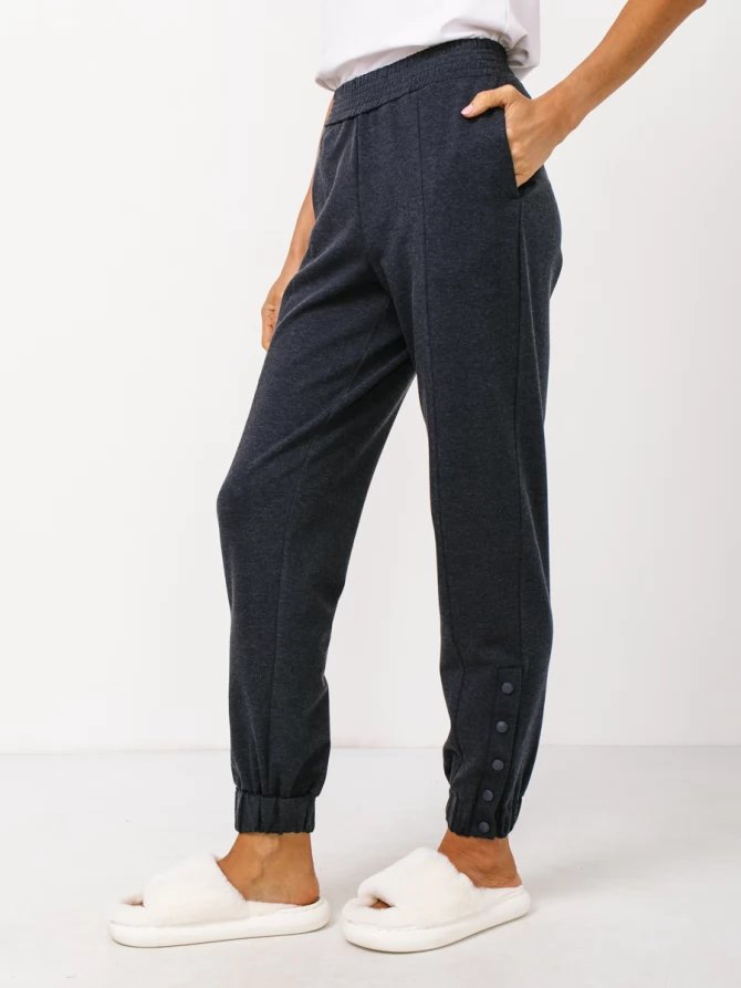 Брюки на кнопках