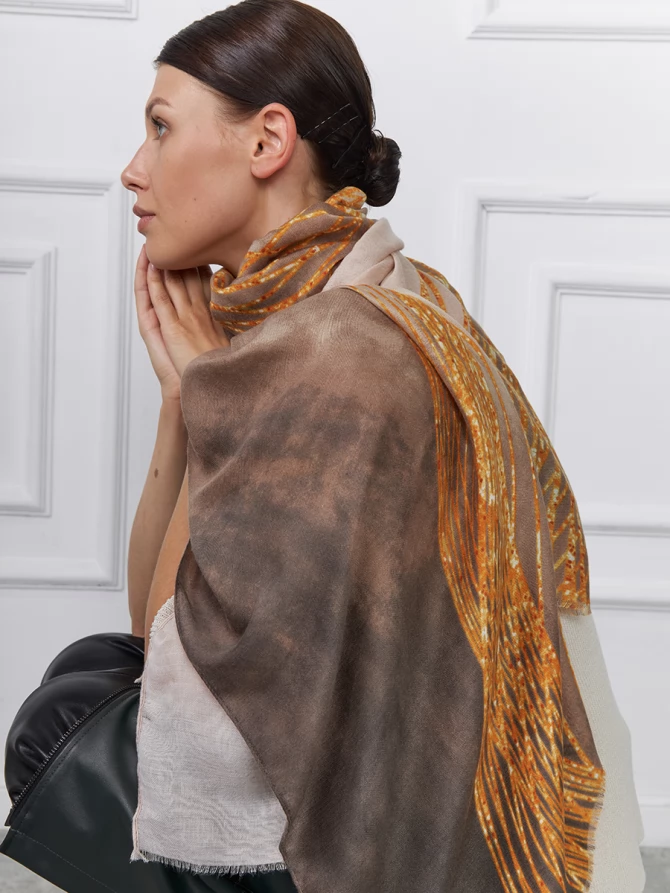 Палантин двусторонний с золотым узором