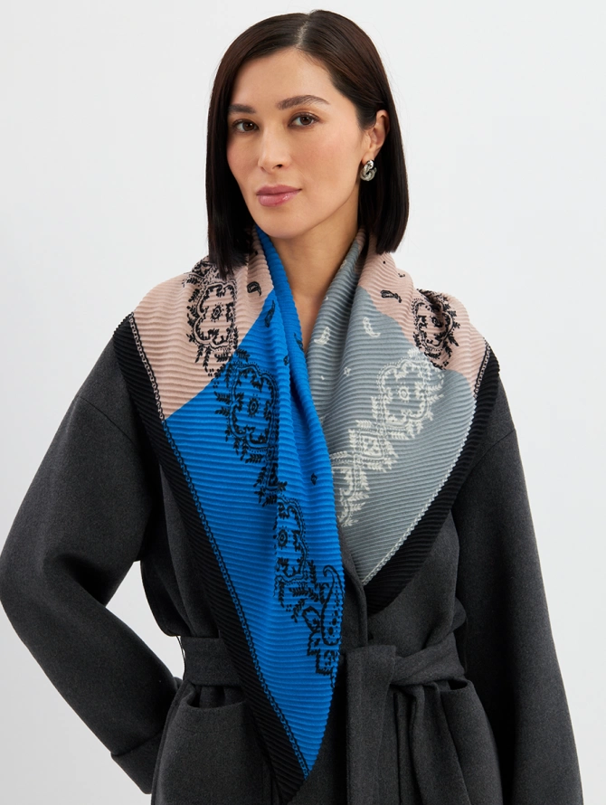 Платок женский с жатым эффектом и узором пейсли