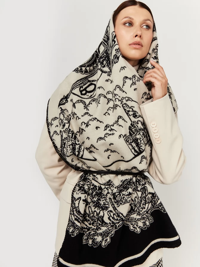 Палантин двусторонний с графичным принтом