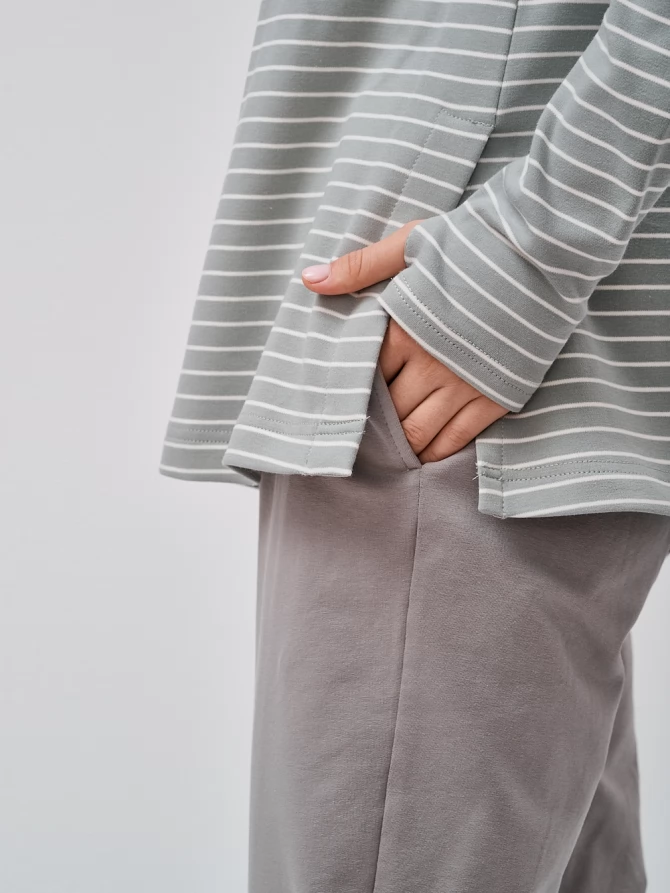 Лонгслив с принтом полоска с вырезами