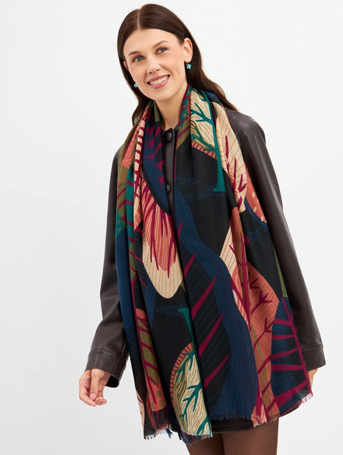 Палантин женский двусторонний с абстрактным принтом