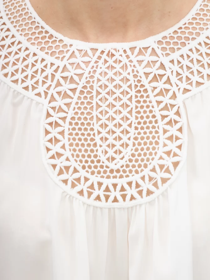 Блузка с кружевной вставкой и поясом-кушаком OD-1028-1 белый