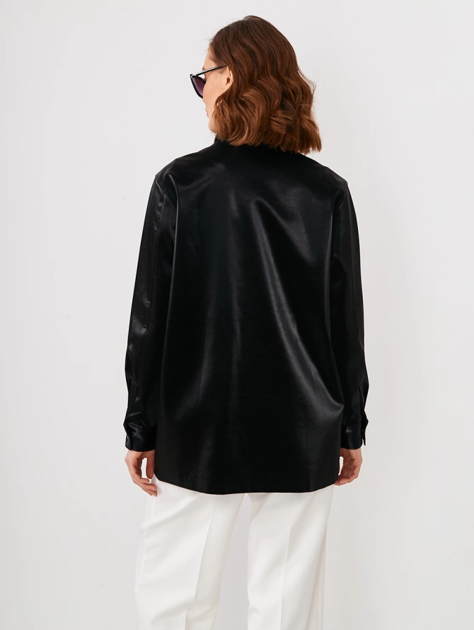 Блузка-куртка из лакированной эко-кожи