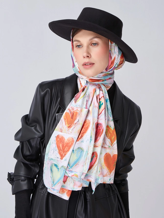 Палантин женский с авторским принтом