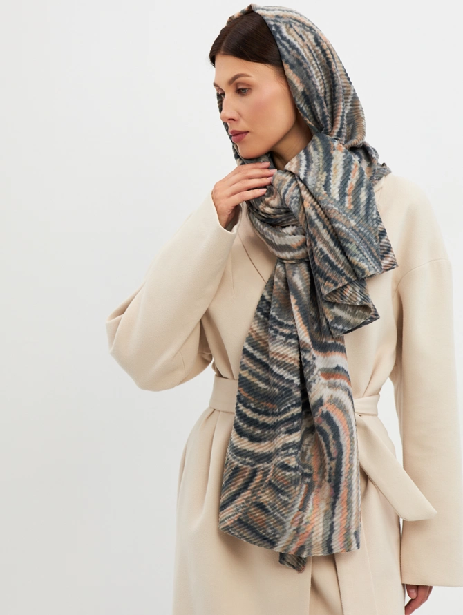 Палантин женский двусторонний жатый с абстрактным узором