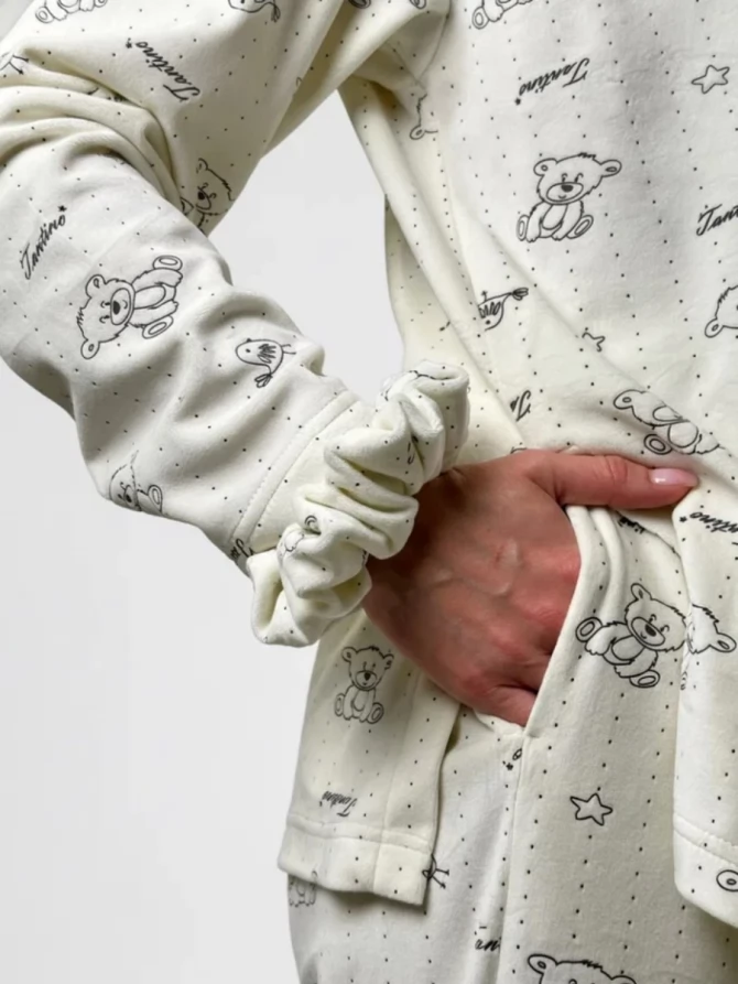 Пижама из велюра с принтом мишки и резинкой для волос в комплекте, молочная