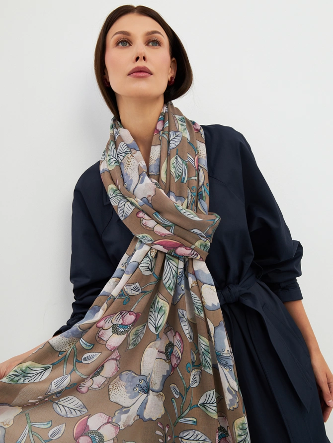 Палантин женский с цветочным принтом и бахромой KSH25-K1258