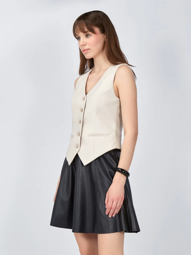 Жилет эко-кожа на подкладке  OD-931-2 бежевый