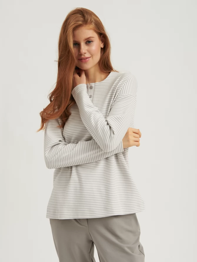 Лонгслив на пуговицах