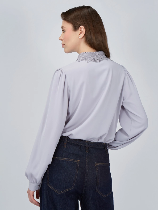 Блузка с кружевным воротником и защипами, светло-сиреневая OD-913-2