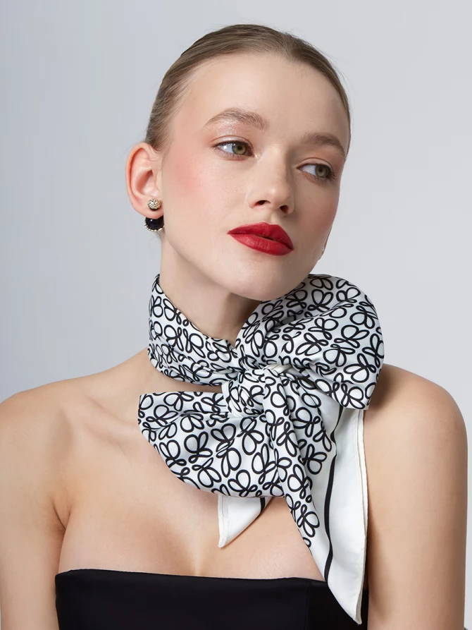 Платок с абстрактным узором KRD2-68-22