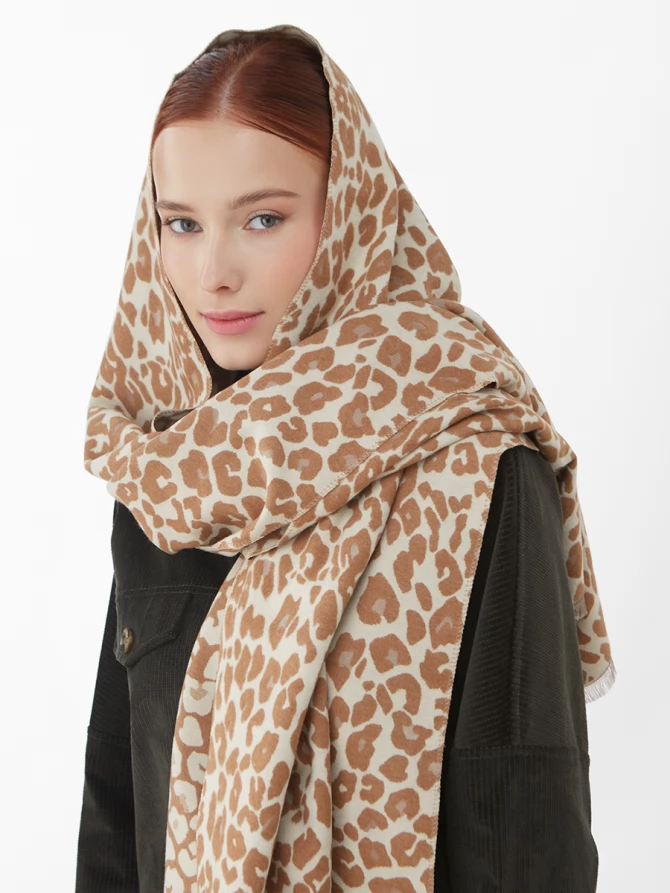 Палантин женский с леопардовым принтом двусторонний
