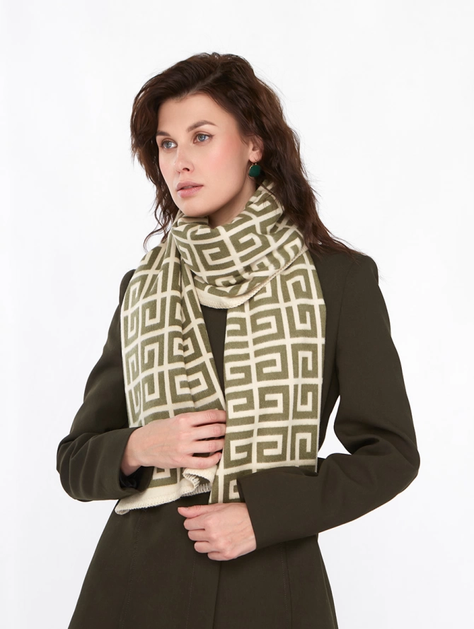 Палантин женский двусторонний с геометрическим узором