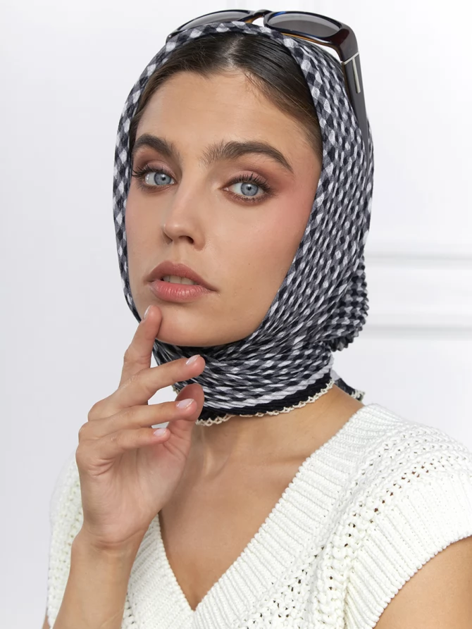 Платок женский в черно-белую клетку, жатый