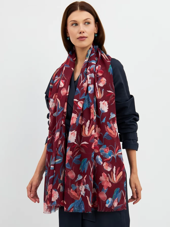 Палантин женский с флоральным принтом и бахромой