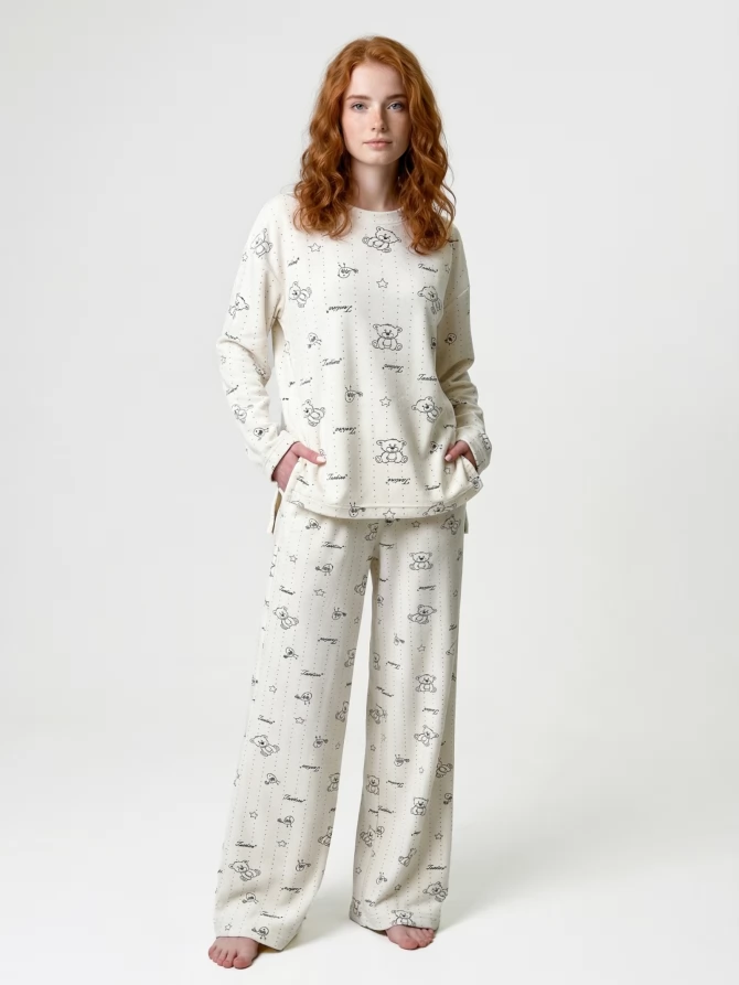 Пижама из велюра с принтом мишки и резинкой для волос в комплекте, молочная