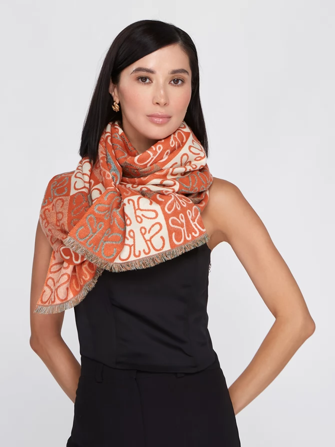 Палантин женский двусторонний с геометрическим узором