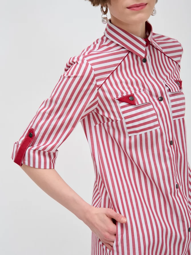 Платье с яркими вставками