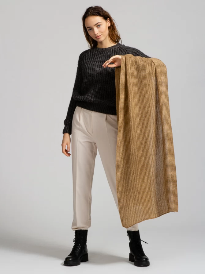 Палантин трикотажный в оттенке Капучино с узором