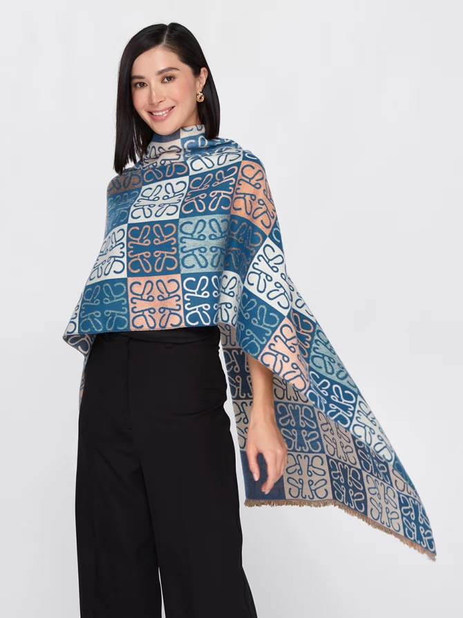 Палантин двусторонний с абстрактным узором