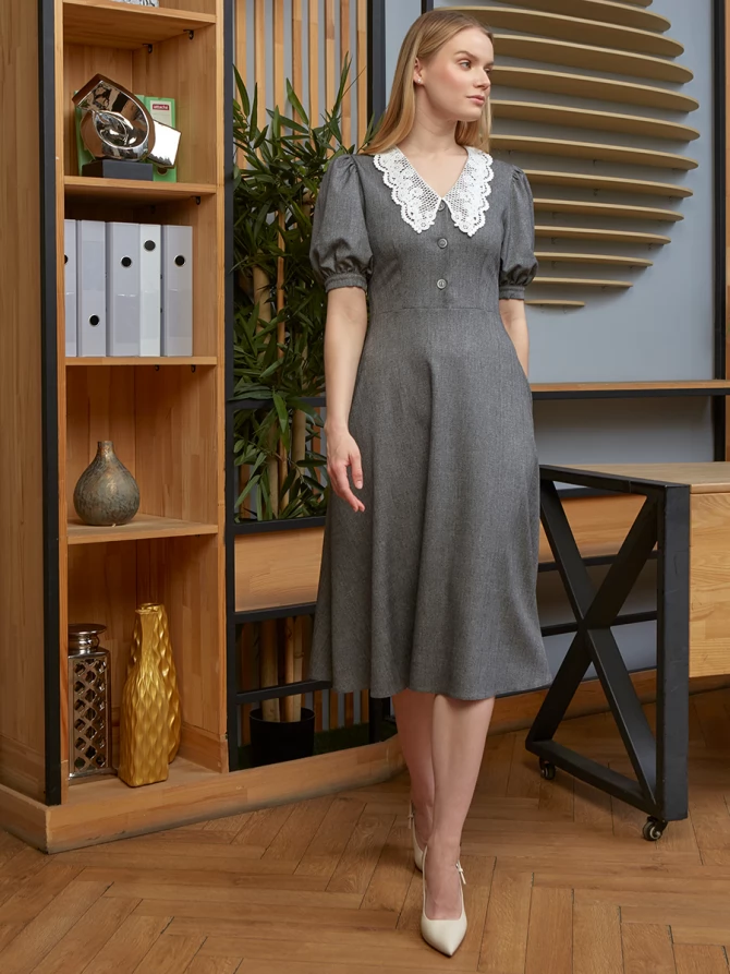 Платье с кружевным воротником  OD-888-1 серый