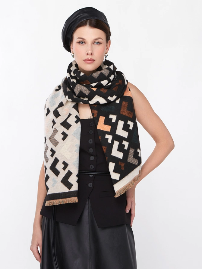 Палантин женский с двусторонним геометрическим принтом
