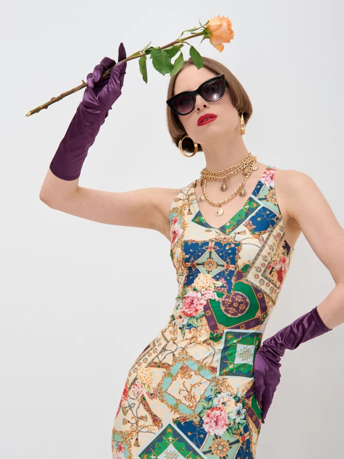 Платье с принтом масло